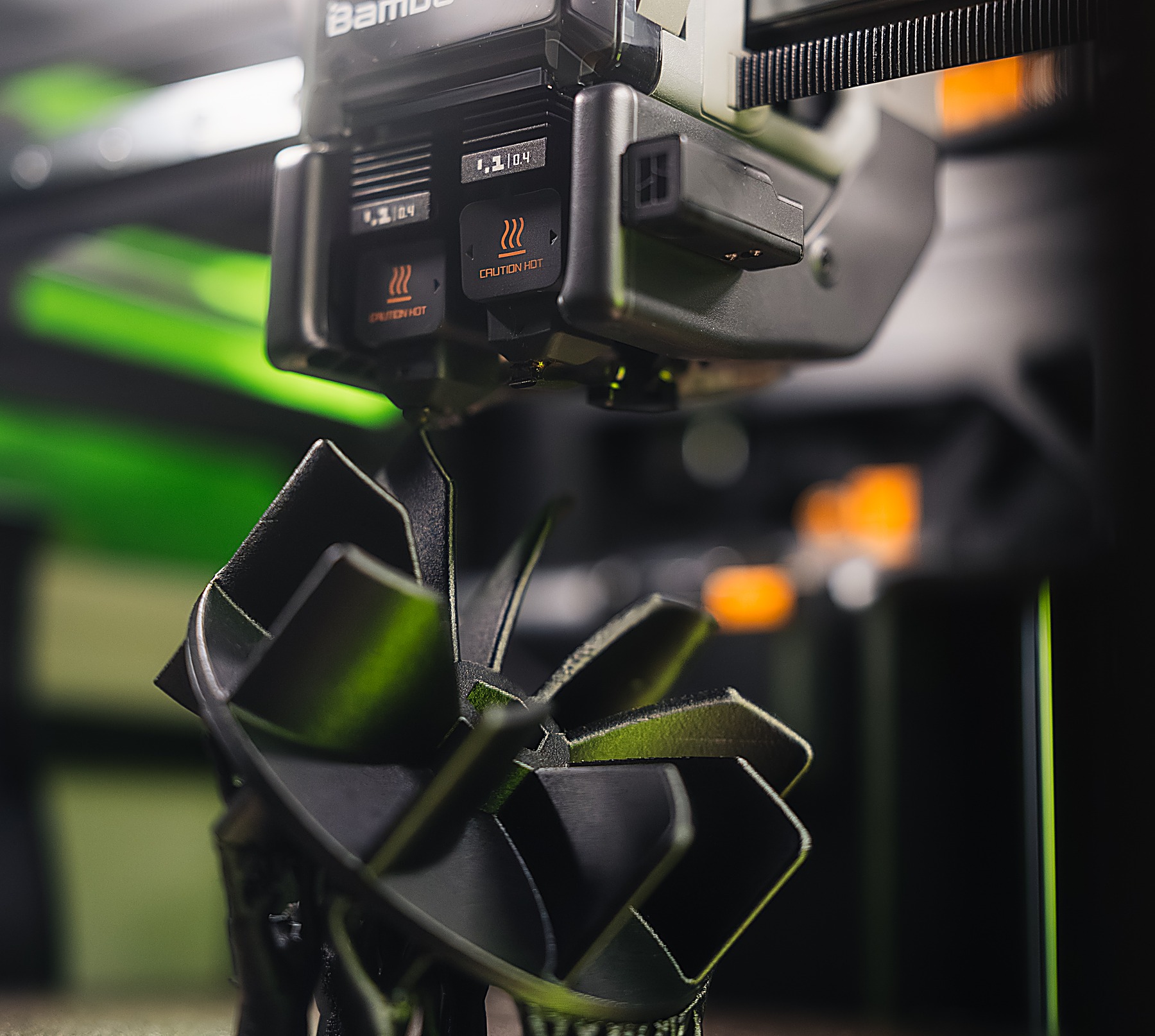 Impression 3D en cours sur une imprimante Bambu Lab